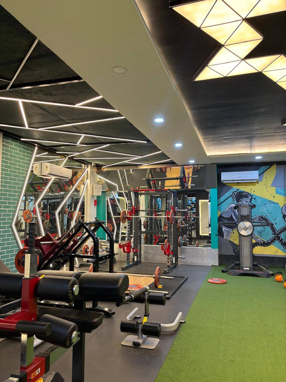 SS Fitness Club - Main Gym Area with advanced equipment